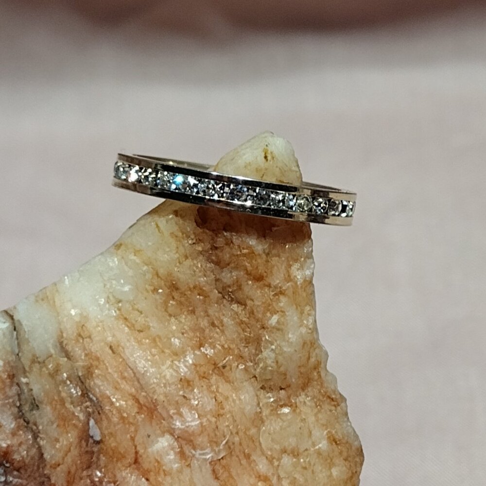 3 Gold Tone Rings - Picture 2 of 6